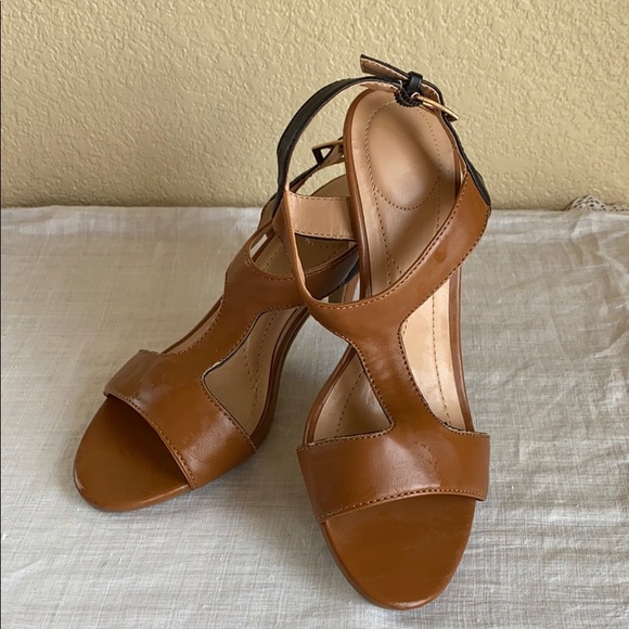 None noted Shoes - Strappy Two-Toned Heels - Size 6